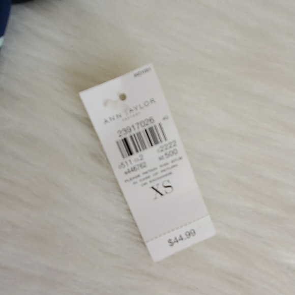 BEAUTIFUL ANN TAYLOR TOP SIZE XS - Picture 5 of 7